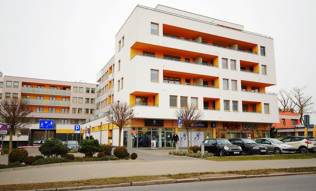 Miodowy Dom Exspanse Apartament 2 Lub 3 Pokoje Z Tarasem I Parkingiem Kołobrzeg Eksteriør bilde