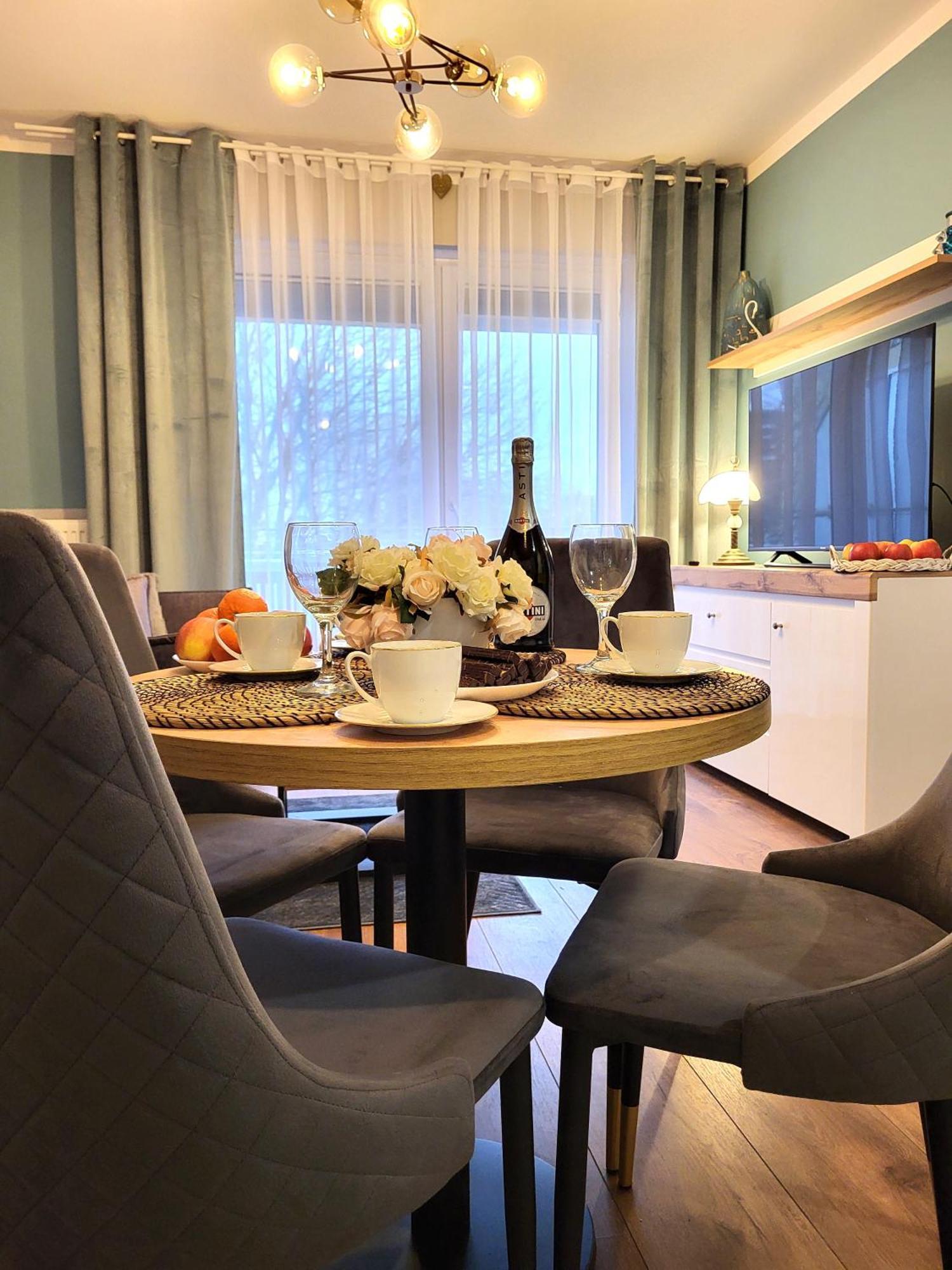 Miodowy Dom Exspanse Apartament 2 Lub 3 Pokoje Z Tarasem I Parkingiem Kołobrzeg Eksteriør bilde