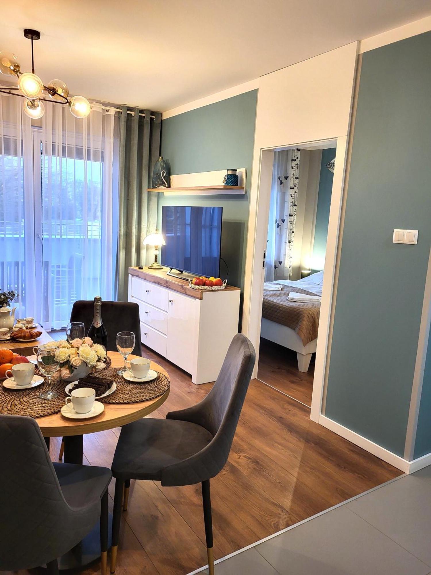 Miodowy Dom Exspanse Apartament 2 Lub 3 Pokoje Z Tarasem I Parkingiem Kołobrzeg Eksteriør bilde