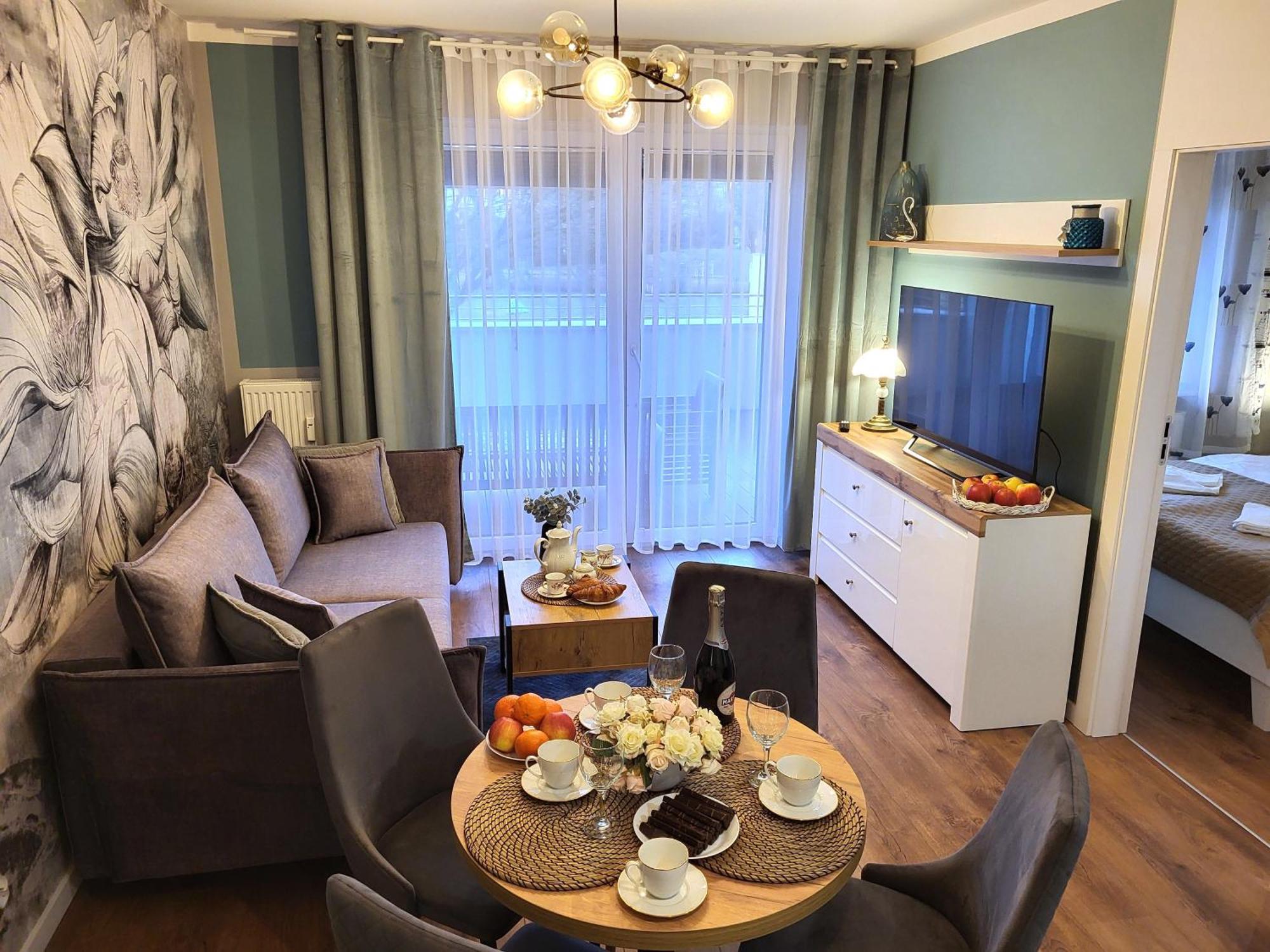 Miodowy Dom Exspanse Apartament 2 Lub 3 Pokoje Z Tarasem I Parkingiem Kołobrzeg Eksteriør bilde